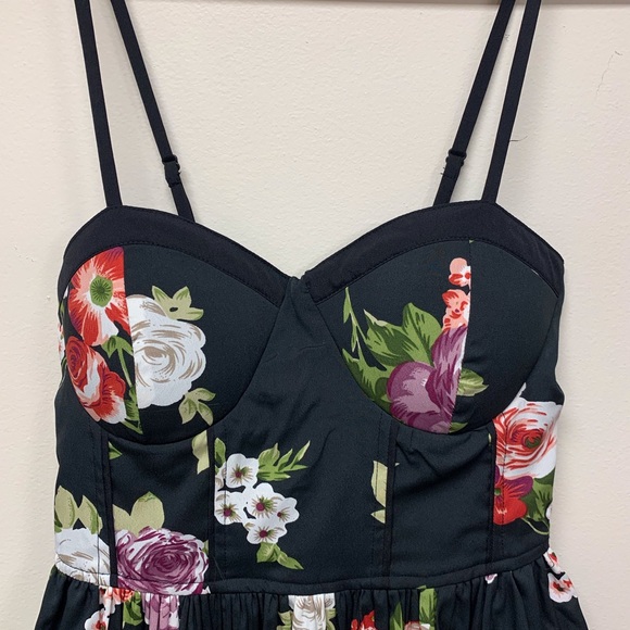 Band Of Gypsies Black Floral Fit & Flare Sundress - Picture 5 of 10